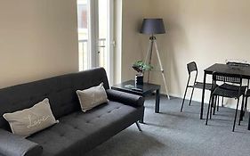 Lovely 1 Bedroom Studio Apartment - Merthyr Tydfil
