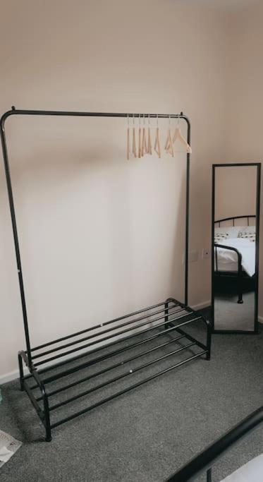 Lovely 1 Bedroom Studio Apartment - Merthyr Tydfil Extérieur photo