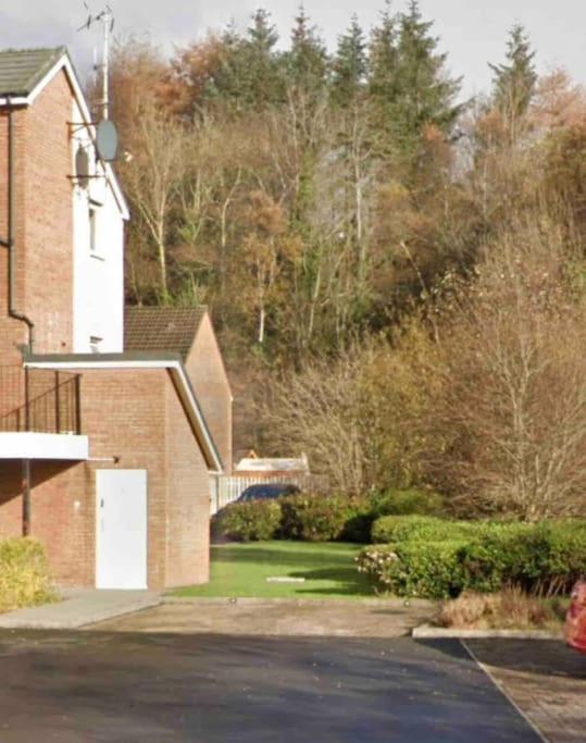 Lovely 1 Bedroom Studio Apartment - Merthyr Tydfil Extérieur photo