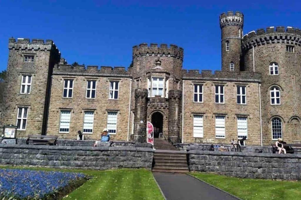 Lovely 1 Bedroom Studio Apartment - Merthyr Tydfil Extérieur photo